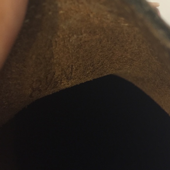 Trotters Tan studded Classic Loafers Size 8.5N - Picture 8 of 8